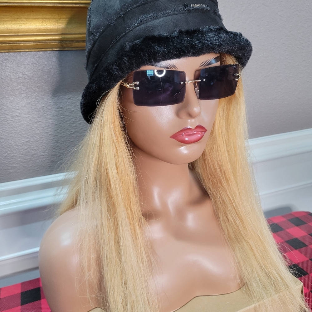 Black ⚫️ Velvet and Fur Cap NWOT
